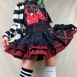 Goth Lolita Jpunk tulle Skirt with detachable pockets!